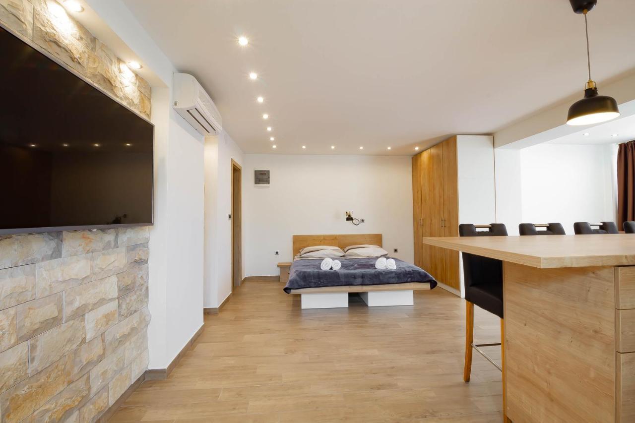 Apartments Marinici Rijeka - With Private Parking Exteriör bild