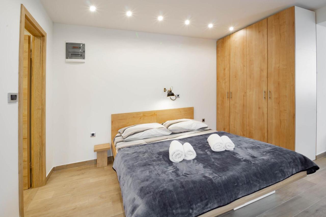 Apartments Marinici Rijeka - With Private Parking Exteriör bild